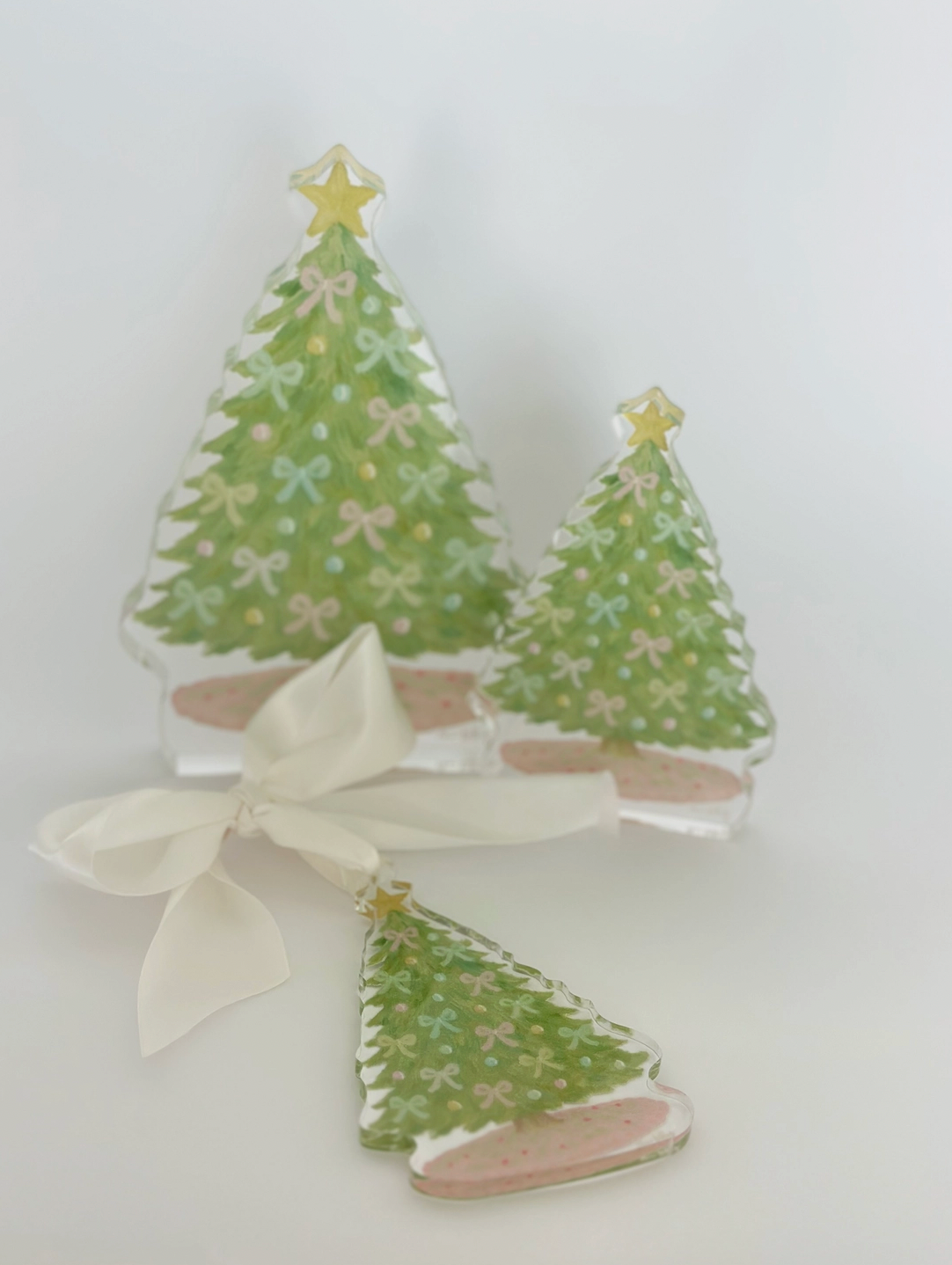 Acrylic Christmas Tree with Bows