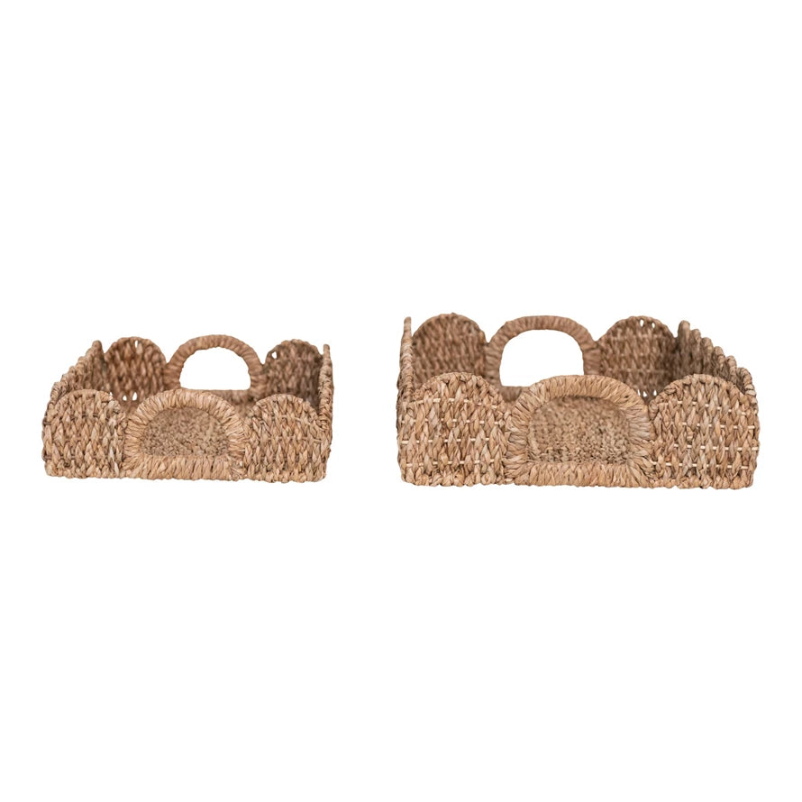 Scalloped Woven Round Tray