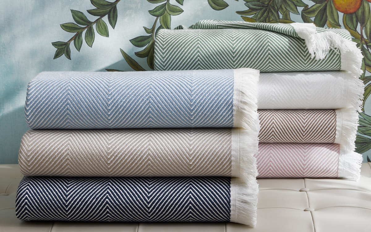 Leo Oversize Throw