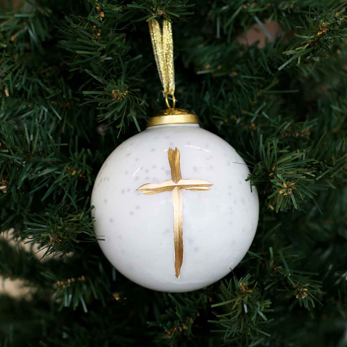 Cruix Glass Ball Ornament - White/Gold 4"