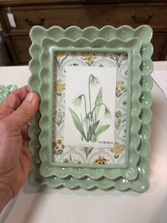 MGH Beaded/Wavy Frame